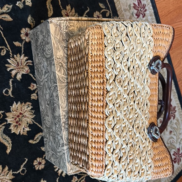 Brighton ❤️woven straw tote with leather trim~excellent condition~dust bag & Box - Picture 5 of 7